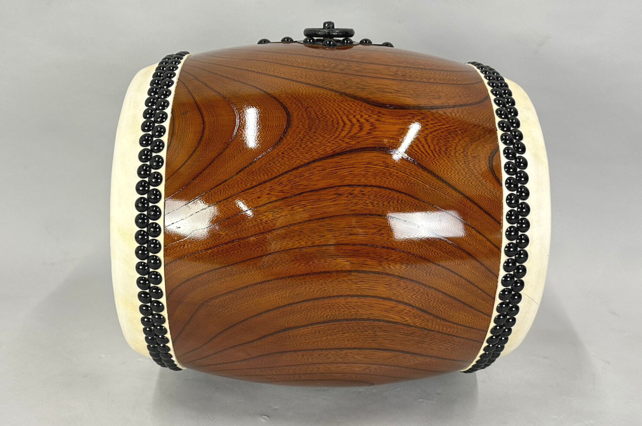 お囃子用長胴太鼓 中古品【カバー付き】1尺2寸5分 – 三浦彌市商店(や お囃子用長胴太鼓 中古品【カバー付き】1尺2寸5分 – 三浦彌市商店(や